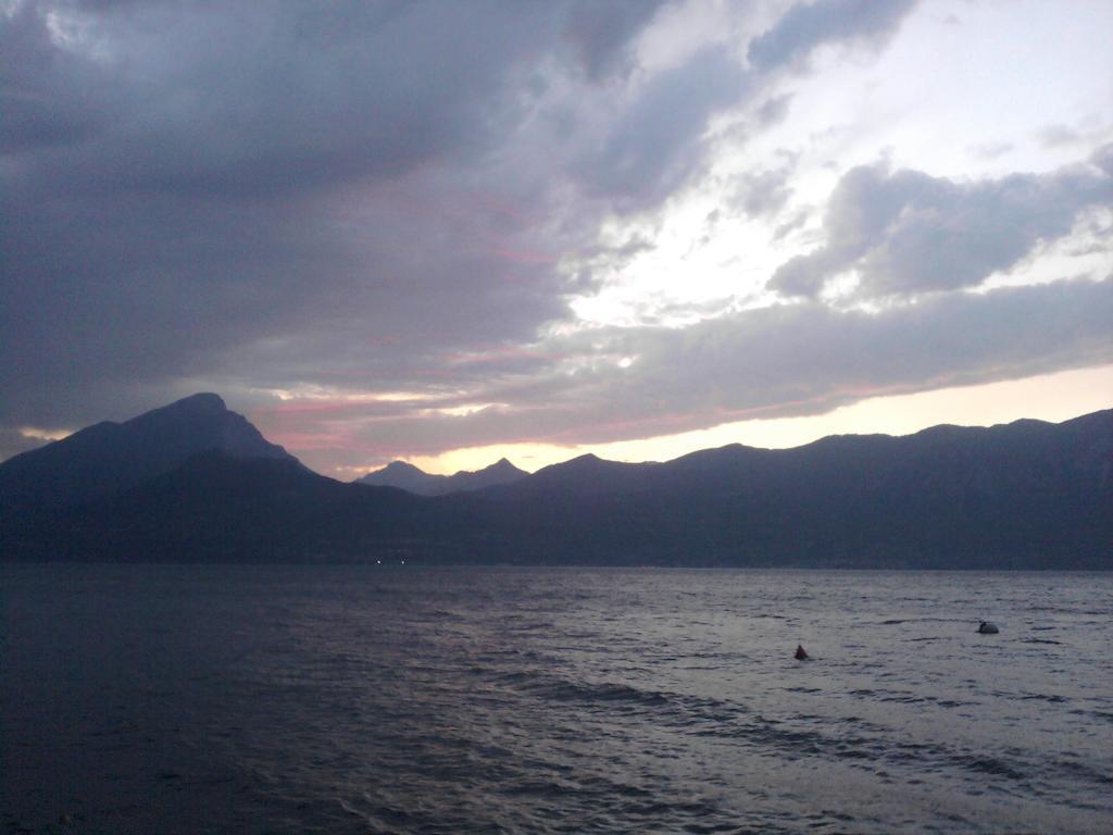 Romantic Dream Torri Del Benaco Exterior photo